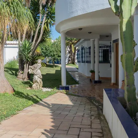 La Contenta Jardin Y Piscina En Conil Centro ヴィラ *