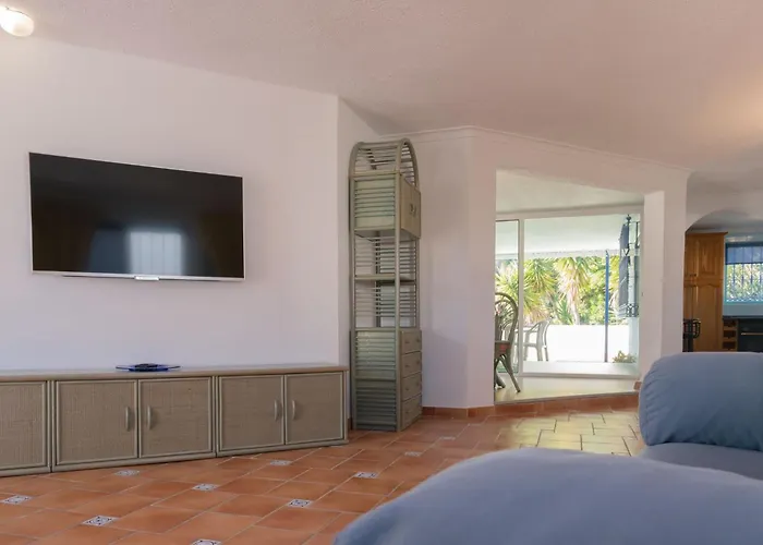 ヴィラ La Contenta Jardin Y Piscina En Conil Centro コニル・デ・ラ・フロンテラ