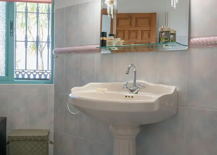 La Contenta Jardin Y Piscina En Conil Centro ヴィラ *
