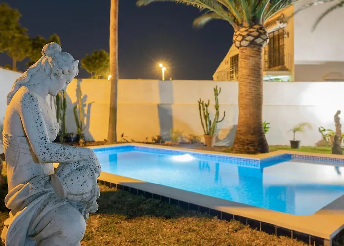 ヴィラ La Contenta Jardin Y Piscina En Conil Centro
