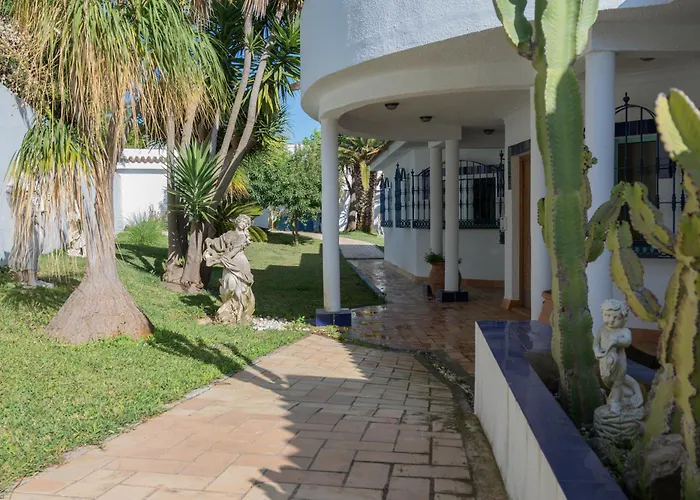 La Contenta Jardin Y Piscina En Conil Centro ヴィラ *