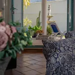 La Contenta Jardín Y Piscina En Conil Centro