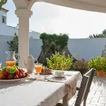 La Contenta Jardín Y Piscina En Conil Centro * Conil De La Frontera
