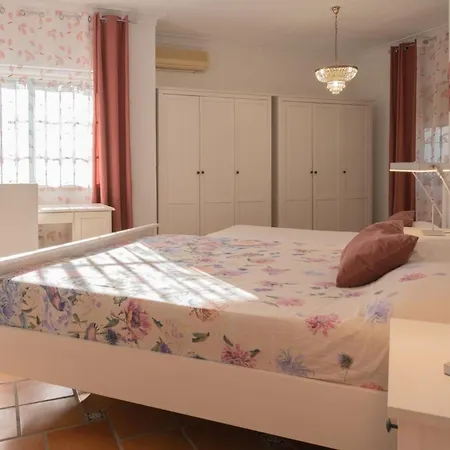 La Contenta Jardin Y Piscina En Conil Centro 빌라 콘일데라프론테라