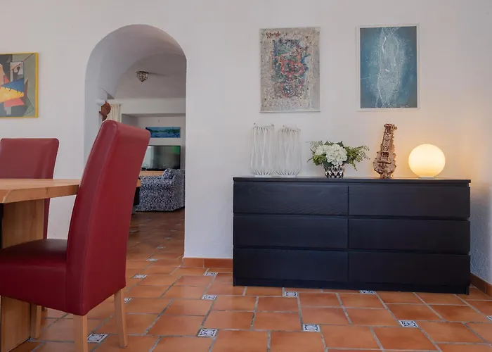 La Contenta Jardin Y Piscina En Conil Centro Villa