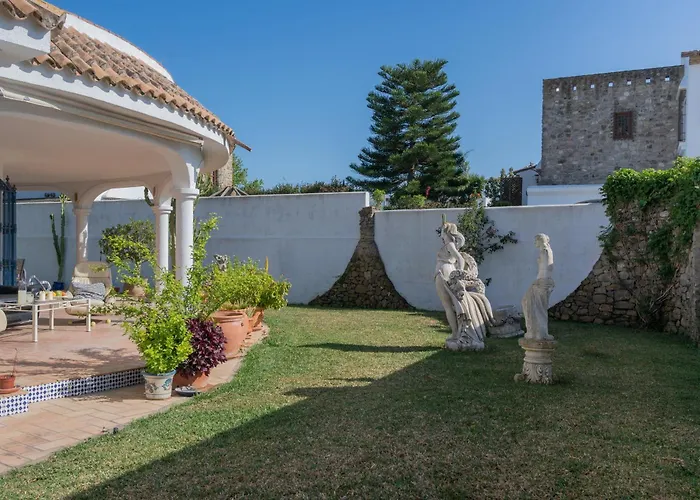 La Contenta Jardin Y Piscina En Conil Centro Conil de la Frontera