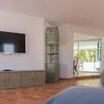 Вілла La Contenta Jardin Y Piscina En Conil Centro Коніль-де-ла-Фронтера