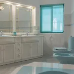 La Contenta Jardin Y Piscina En Conil Centro * Коніль-де-ла-Фронтера