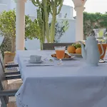 La Contenta Jardin Y Piscina En Conil Centro * Коніль-де-ла-Фронтера